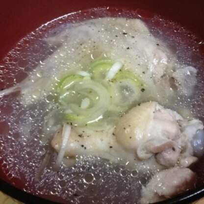参鶏湯というと、材料を揃えるのが大変というイメージでしたが、簡単に揃えられる物だけで、こんなにクオリティの高い参鶏湯が出来て驚きでした(^_-)-☆。